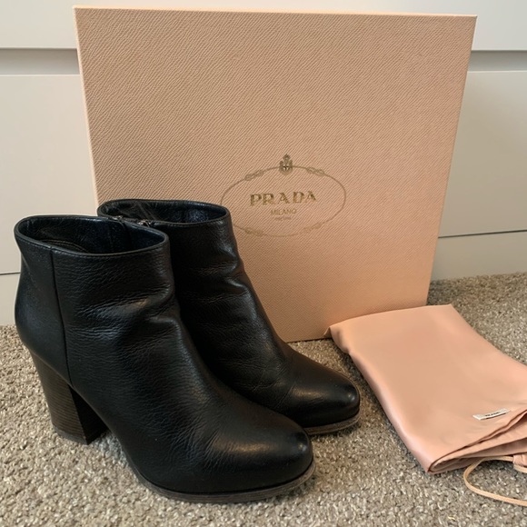 **SOLD** Prada Ankle Leather Boots - Picture 3 of 16